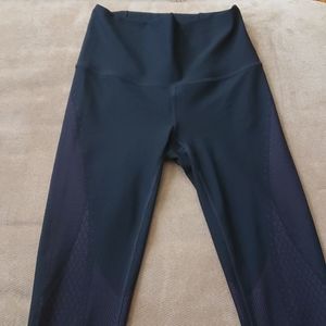 Mapped Out High-Rise Tight 28" Size 4 BLK/Marvel